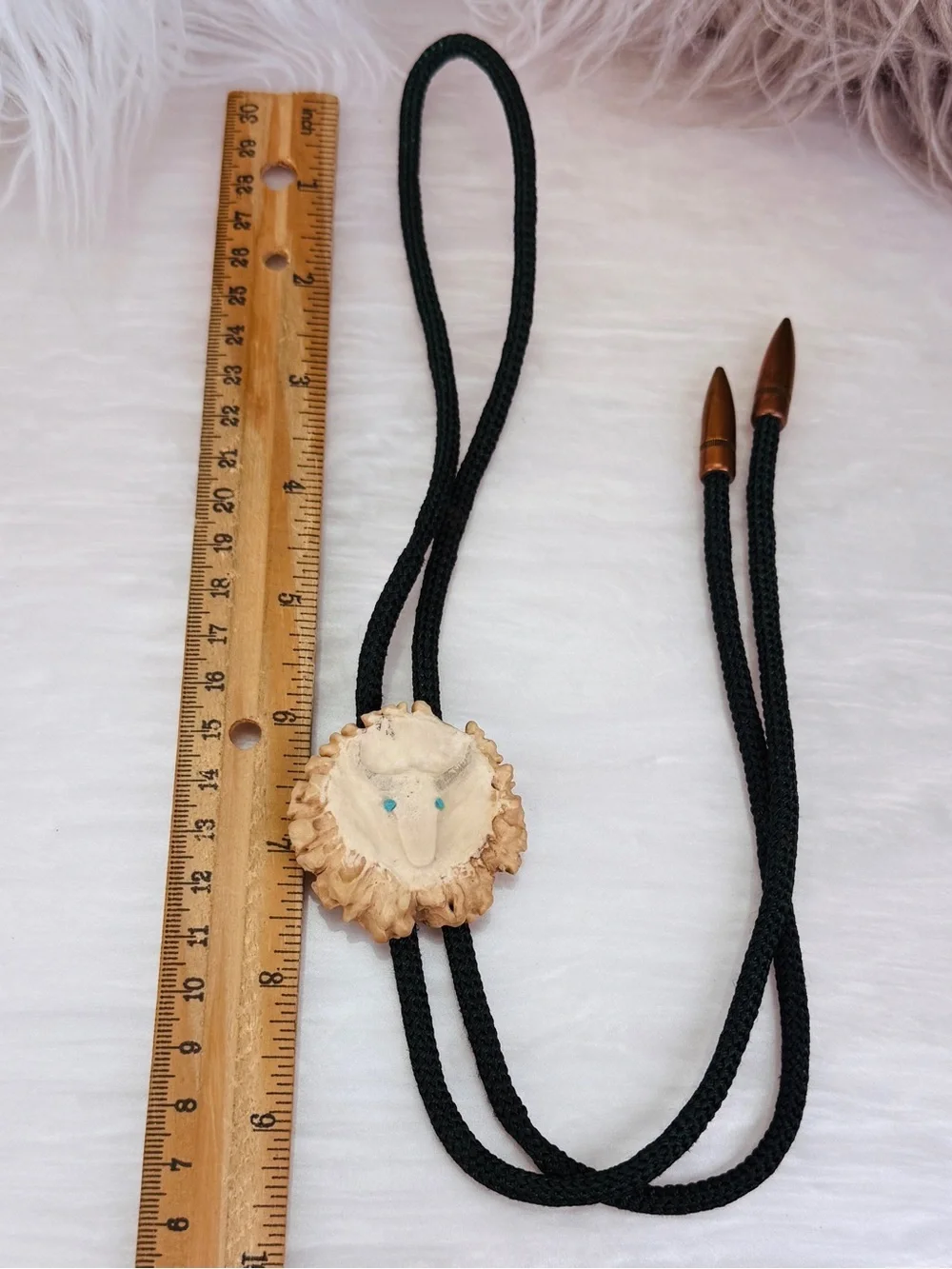 Vintage Carved Antler Bighorn Sheep Bolo Tie Turquoise Blue Eyes Western